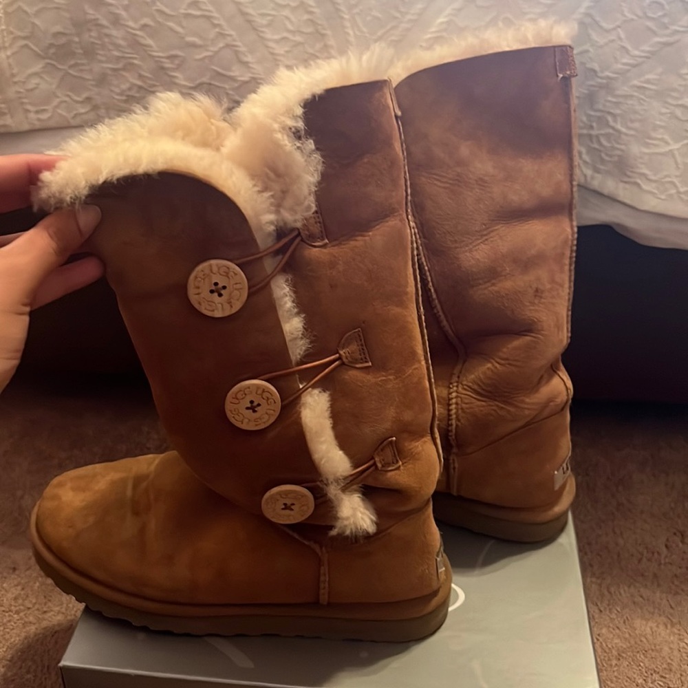 Used in good shape tall Ugg boots size 9